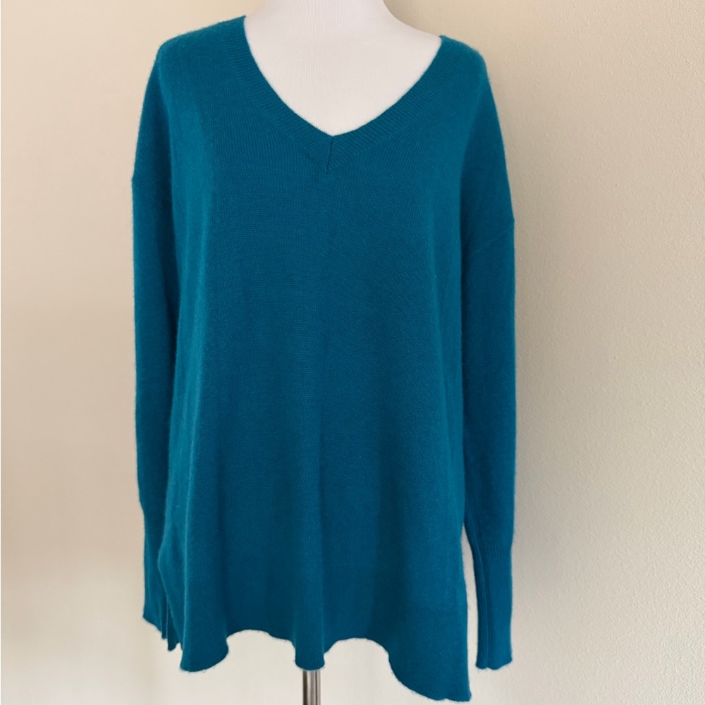 Halogen Teal V-Neck Cashmere Sweater for Women